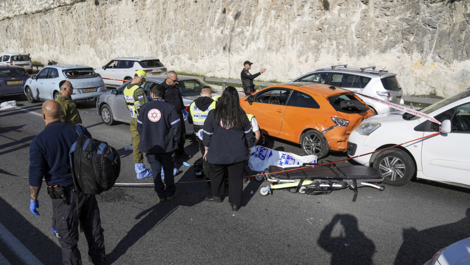 PUCNJAVA NA AUTOPUTU, IMA MRTVIH Užas u Jerusalimu, sumnja se na teroristički napad