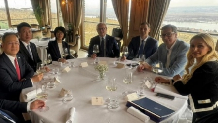 SASTANAK NA VISOKOM NIVOU Vučić sa ambasadorom NR Kine o snažnom zamahu odnosa dve zemlje (FOTO)