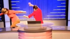 SKANDAL! TUČA VODITELJKI SLAGALICE U STUDIJU! Gurale se i vukle, isplivao šok snimak na mrežama, evo šta se desilo!