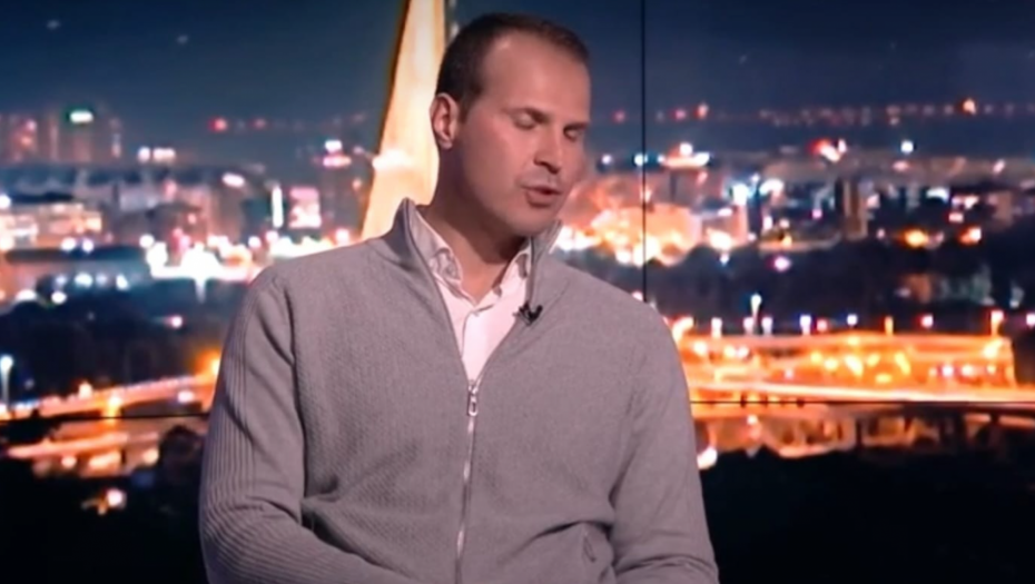 PREDRAG MILOVANOVIĆ JE DEŽURNI ZA PLJUVAČINU PO SRPSKOM NARODU U ŠOLAKOVIM MEDIJIMA Vređa koga stigne dok se krije iza imuniteta