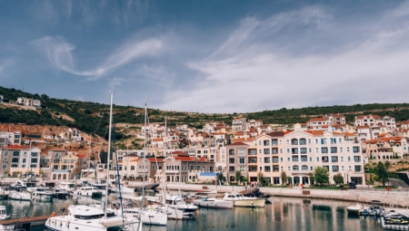 ON ZARAĐUJE 130.000 EVRA MESEČNO: Najplaćeniji je u Crnoj Gori, a nije Crnogorac