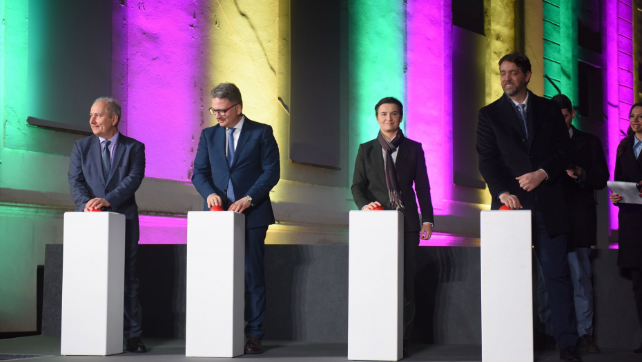 ISTORIJSKI DAN ZA KRAGUJEVAC Ana Brnabić prisustvovala polaganju kamena temeljca za izgradnju Inovacionog distrikta (FOTO)