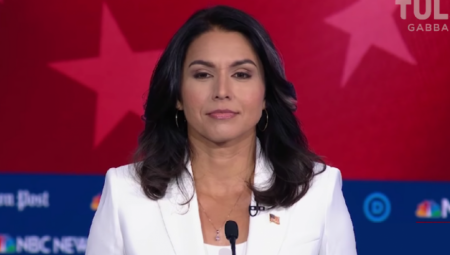 TULSI O KAMALI HARIS Svaki put kada otvori usta, ona laže