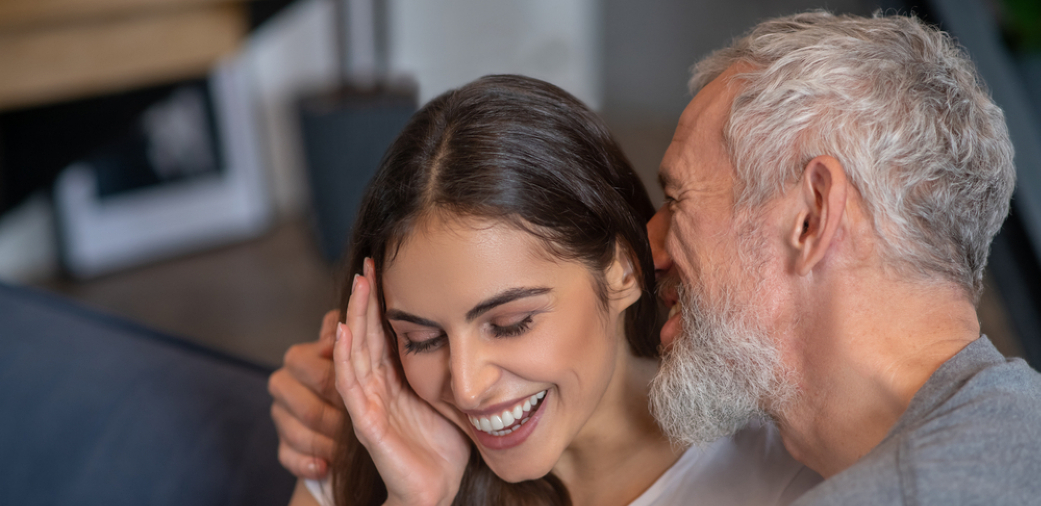 ROMANSA OSUĐENA NA PROPAST Devojka izgubila nevinost sa ocem svoje DRUGARICE, on sad pokušava da je se reši