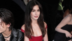 HALJINA JE TOLIKO USKA DA JE JEDVA DISALA En Hatavej senzacionalnim izdanjem oduševila sve prisutne