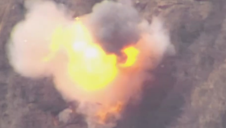 "LANCET" UNIŠTIO UKRAJINSKO ORUŽJE Žestoka detonacija na frontu (VIDEO)