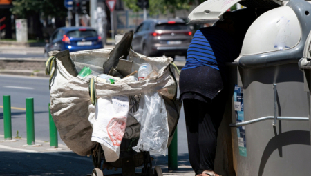 MAJKA GA BACILA U SMEĆE Pronašao ga radnik gradske čistoće, zlostavljali ga u školi, a onda se dogodilo čudo!