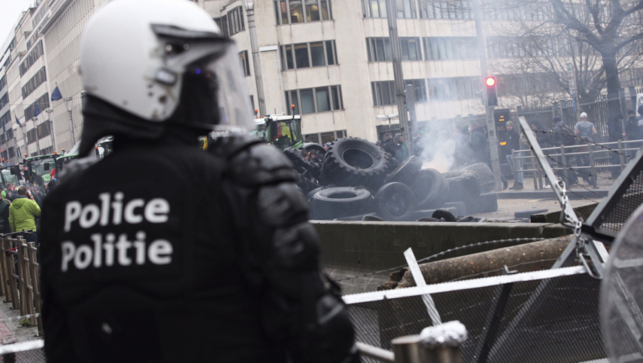 BLOKIRAN BRISEL Zatvoreni putevi i tuneli, glavni protest ispred sedišta EU (FOTO)