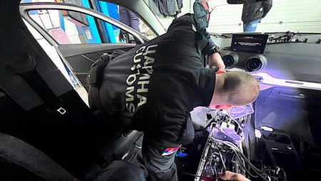 SAKRIO DVA PIŠTOLJA ISPOD MENJAČA Šok zaplena na Batrovcima