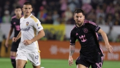 "SANJAŠ DA BUDEŠ DOSTOJAN OVOGA" Dejan Joveljić objavio sliku sa Mesijem, a onda se dotakao i Đokovića