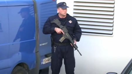 PUCNJAVA U BARU, UBIJEN MUŠKARAC Počinilac u bekstvu!