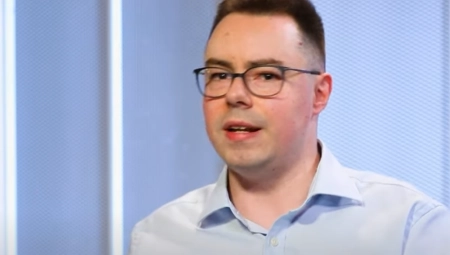 SRBIJA MORA DA BUDE ZA NATO I DA NAORUŽAVA UKRAJINU Ovo je poručio đilasovac, ovde ima sve CRNO NA BELO