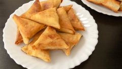 SAMOSA Tradicionalno Indijsko jelo koje prija duši i telu, magija u svakom zalogaju