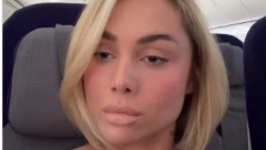 Snimala u avionu bebu kako plače: Poznata influenserka razbesnela pratioce, "zašto nisi ustala da pomogneš"