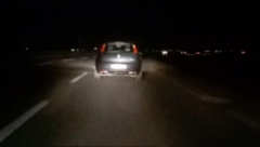 JEZIVA NOĆNA VOŽNJA Vozio kombi bez upaljenih svetala i zadnjih pozicija (VIDEO)