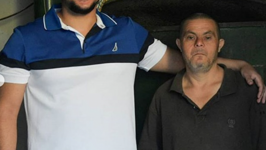 OVA ŽIVOTNA PRIČA ĆE OSTAVITI SNAŽAN UTISAK NA VAS Otac sa DAUNOVIM SINDROMOM odgajio sina koji je postao LEKAR (FOTO)