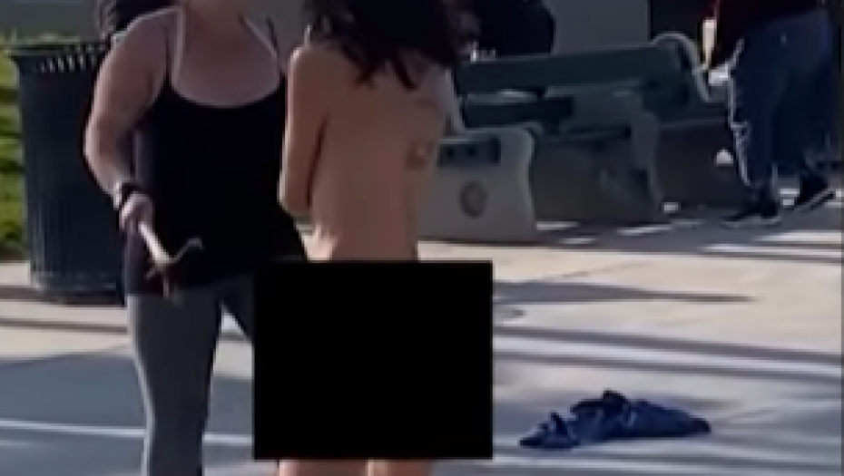 GOLA ŽENA NAPADALA LJUDE NA ULICI Haos u Los Anđelesu (VIDEO)