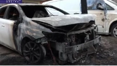 NAPAD NA SRBE U LEPOSAVIĆU! Zapaljen automobil načelnici opštinske uprave u srpskom sistemu (VIDEO)