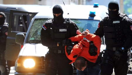 POLICAJAC IZ NIŠA UHAPŠEN U CRNOJ GORI Interpol ga tražio zbog teškog krivičnog dela