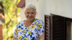 ZINAIDA DEDAKIN SLAVI 16. ROĐENDAN Srpsku glumicu publika pamti po ulozi u seriji ,,Porodično blago", a 2021. godine je savladala opaku bolest