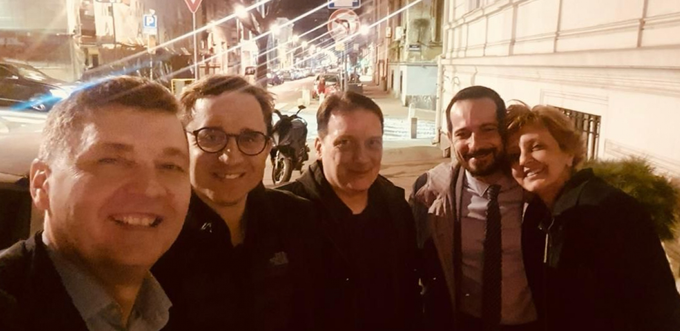 ŽELE MAJDAN I NOVI PETI OKTOBAR: Đilasovci angažovali ovog eksperta za obojene revolucije!