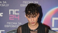 MREŽASTI STAJLING, A ISPOD.... Učesnik Pesme za Evroviziju napravio haos u bekstejdžu, ovakav se pojavio!