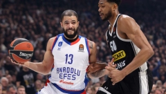 PARTIZAN POPIO EFES NA EKS Crno-beli ostvarili važan trijumf protiv turske ekipe u borbi za plej-in Evrolige, brutalna partija Alekse Avramovića