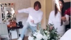 VELIKO SLAVLJE U DOMU ŽELJKA MITROVIĆA Ćerki Andrei čestitaju sa svih strana, tata skače od sreće, a poklon koji je dobila je poseban