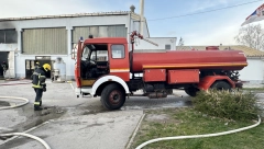 IZBIO POŽAR NA DEPONIJI! Vatrogasne jedinice na licu mesta - vatru gasilo 19 vatrogasaca!