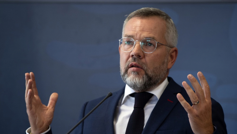 PRIČATE O DEMOKRATIJI, ŠTA JE SA SRBIMA NA KOSMETU? Hladan tuš za Mihaela Rota od srpske ambasade u Nemačkoj