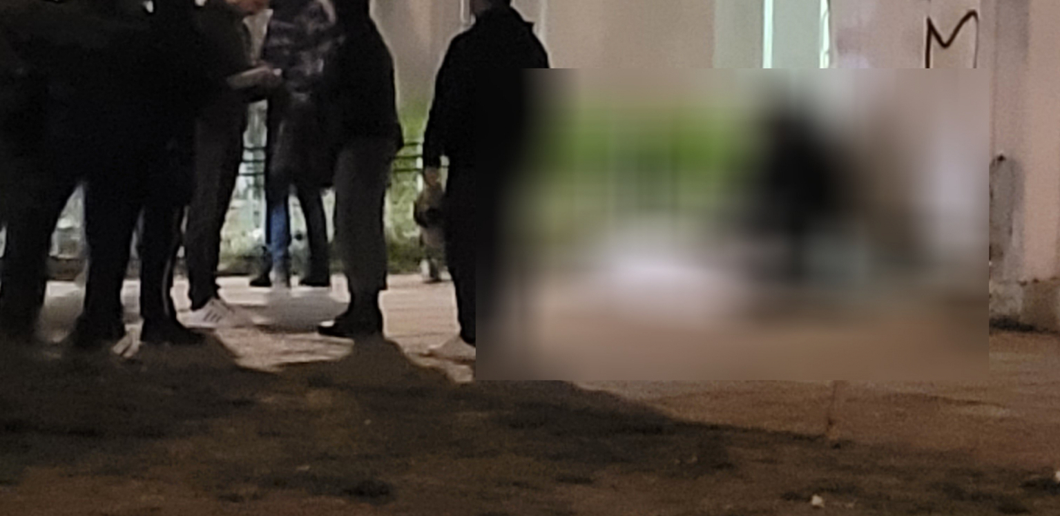 UŽAS U NOVOM SADU, DVE OSOBE SE BACILE SA ZGRADE Ljubavni par skočio zajedno u smrt? (FOTO)