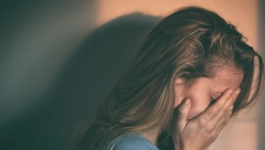 ,,SAMA SAM I USAMLJENA" Slika uplakane majke je obišla čitav svet, a njene reči su otkrile gorku sudbinu većine majki