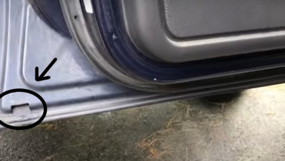 SVAKI AUTO IMA ČEP NA VRATIMA, A DA LI ZNATE ČEMU SLUŽI? Ima jednu veoma važnu funkciju !