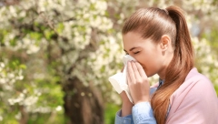 AMBROZIJA NIKAD JAČE UDARA NA GRAĐANE! Mnogi otežano dišu - evo kad se očekuje pad koncentracije polena!