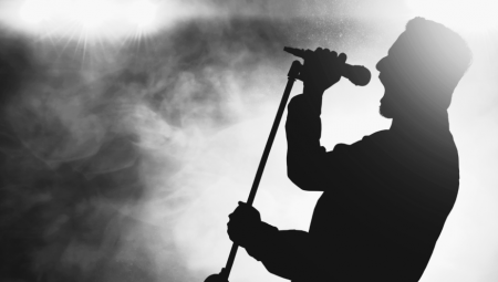 DETALJI PUCNJAVE U KOJOJ JE STRADAO PEVAČ Tuča prerasla u obračun vatrenim oružjem, pojavio se snimak!