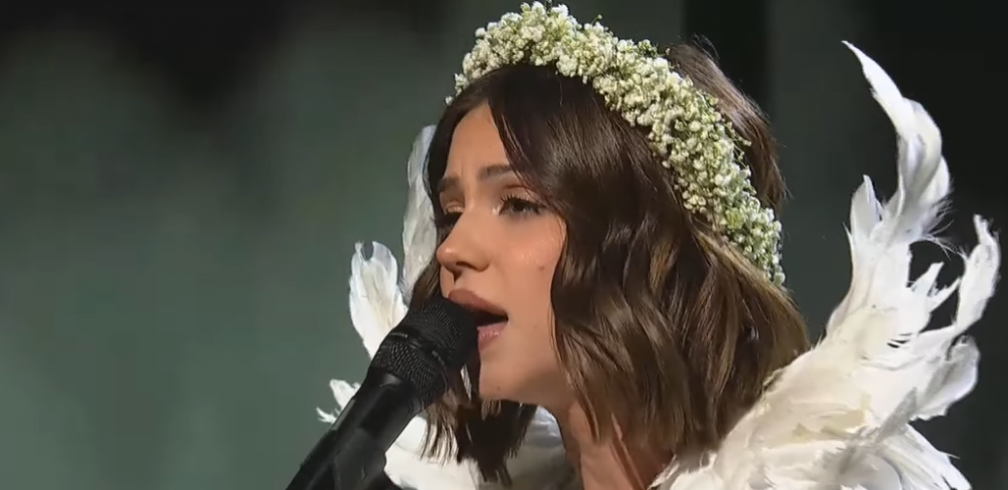 PROTEST ISPRED ZGRADE RTS ZBOG BRESKVICE! Pevačica najavila haos, skandal dobija novi epilog!