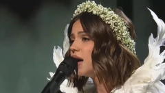 OTKRIVENA JOŠ JEDNA ISTINA O BRESKVICI Ovo sigurno niste znali o mladoj pevačici