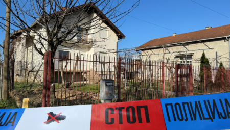 JUTRO NAKON HORORA U NOVOM SADU U naselju zavladao muk nakon što su pronađena tela ubijenih mališana (FOTO+VIDEO)