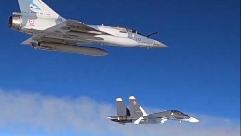 NATO OBJAVIO SNIMAK Ruski i francuski lovci u direktnom okršaju (VIDEO)