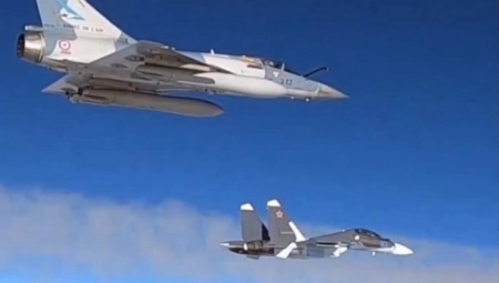 NATO OBJAVIO SNIMAK Ruski i francuski lovci u direktnom okršaju (VIDEO)