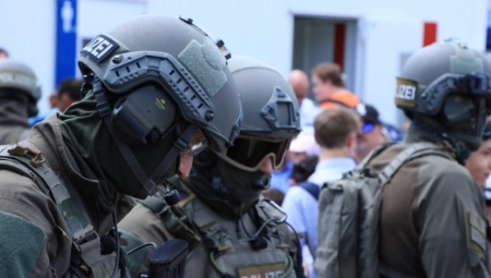 NEMAČKI SPECIJALCI U AKCIJI Lovili teroriste na ulicama Berlina (VIDEO)