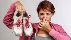 NEPRIJATAN MIRIS OBUĆE Evo kako da nestane za tili čas, sve što vam treba imate u kući