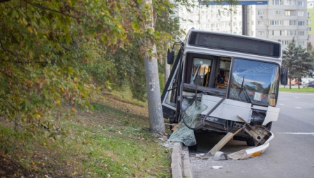 AUTOBUS PUN DECE SLETEO SA PUTA Strašna nesreća u Hrvatskoj