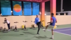 MOGAO BI DA ZAIGRA ZA "ORLOVE" Đoković pokazao šta ume sa "bubamarom" (VIDEO)