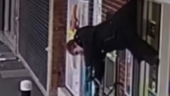 VIRAL NA TIK TOKU VEĆ VIDELO DVA MILIONA LJUDI! Ženu zahvatila roleta, a onda je učinila nešto van svake pameti (VIDEO)