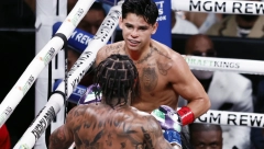 POZNATI BOKSER IZNEO ŠOKANTNE TVRDNJE Odveli su me u šumu i terali da gledam kako siluju malu decu