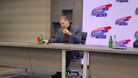 POKRET SE NE FORMIRA ZA IZBORE Vučić direktan: Pokret se pravi da bi se zemlji pomoglo u najtežim uslovima