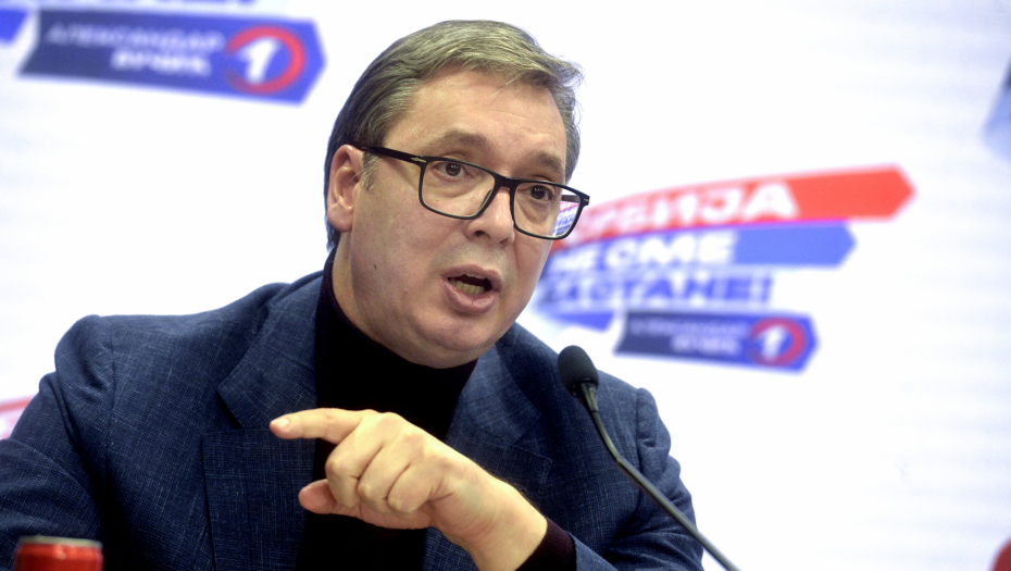 UDARAJU NA VUČIĆA SA TRI STRANE Ćutanje državnika na zverske napade je težnja dela Podgorice da se vrati u antisrpski trougao!