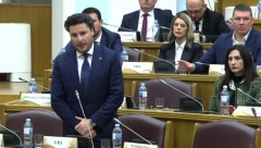 PAD GRANDA OZNAČIO CEPANJE PESA Abazović: Neću pominjati datum ali su Spajićevi premijerski dani odbrojani