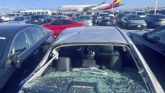 DELOVI AVIONA PADALI PO KOLIMA Drama u San Francisku, kamere snimile trenutak nesreće (FOTO)
